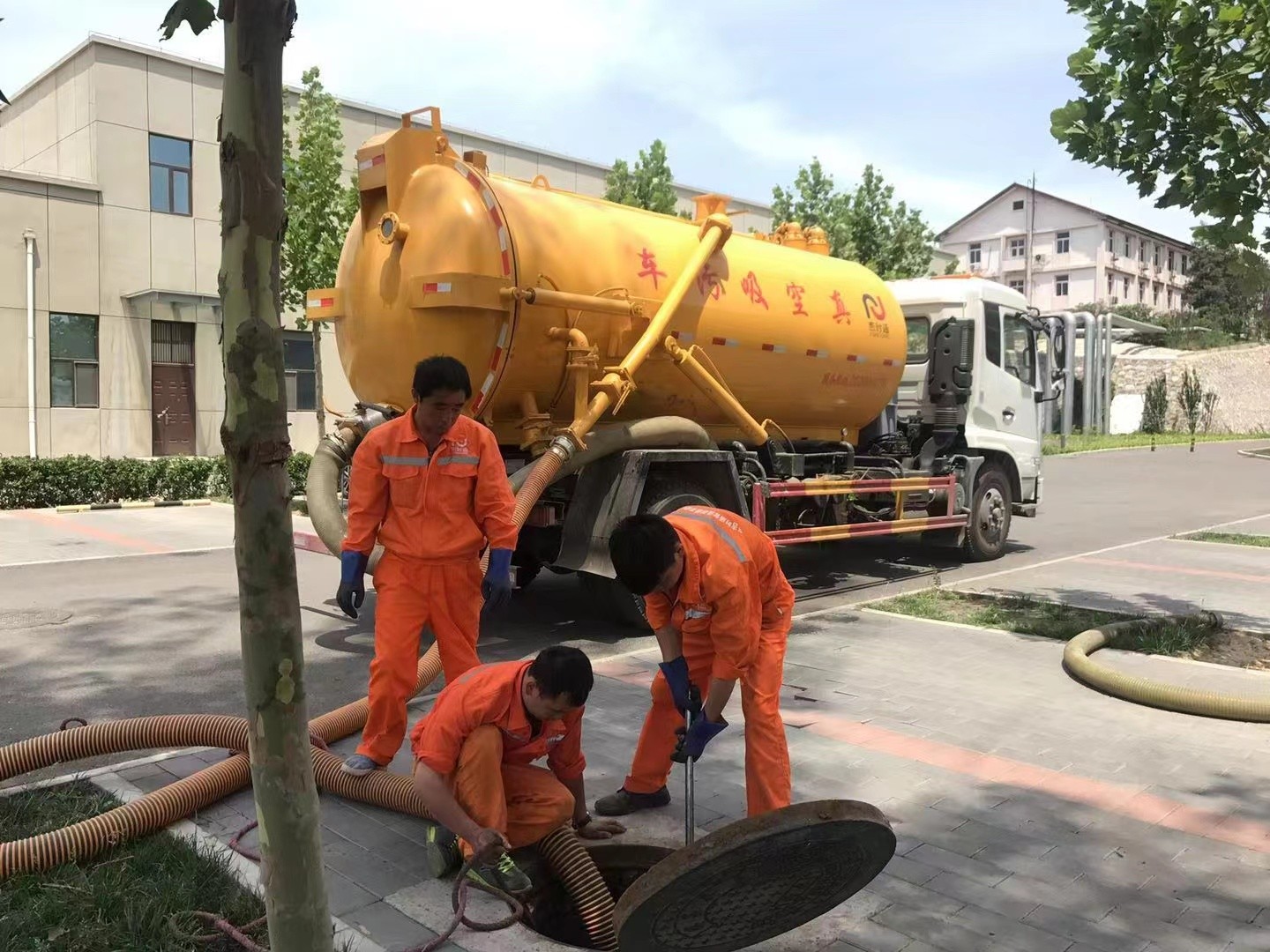 滁州化粪池清理与5-8吨吸粪车施工效率分析